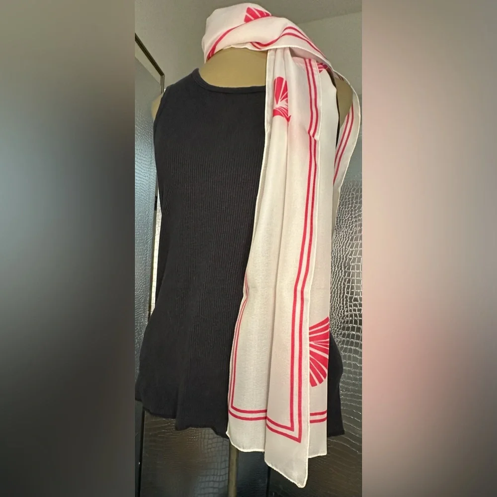 Pappagallo Pretty Vintage Long White Scarf Seashell Pattern Measures 53 x 11